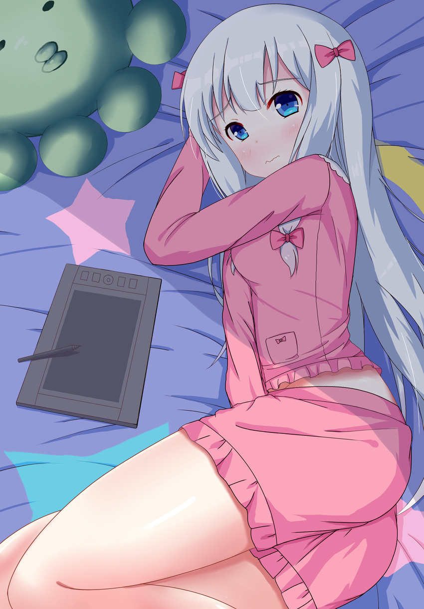 absurdres bangs blanket blue_eyes bow closed_mouth commentary_request crescent drawing_tablet eromanga_sensei eyebrows_visible_through_hair frilled_shirt frilled_shorts frills from_above hair_bow highres izumi_sagiri long_hair looking_at_viewer looking_up lying on_bed on_side pajamas pink_bow pink_pajamas pink_shirt pink_shorts shirt shorts silver_hair solo star star_print stuffed_animal stuffed_octopus stuffed_toy stylus tablet tareme very_long_hair wavy_mouth xiaosamiao