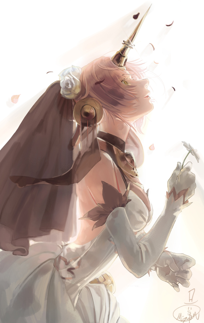 backless_dress backless_outfit backlighting blurry brown_eyes detached_sleeves dress fate/grand_order fate_(series) flower frankenstein's_monster_(fate) gloves highres holding holding_flower horn looking_up md5_mismatch mizutame_tori petals pink_hair profile short_hair signature smile solo veil white_background white_dress white_gloves