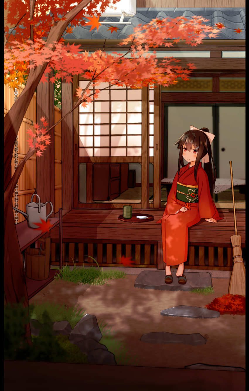 arm_support autumn autumn_leaves black_hair blush bow broom bucket chain cup dappled_sunlight geta grass hair_bow hair_ornament hairclip hand_on_lap highres holding holding_leaf japanese_clothes kimono leaf long_hair maple_leaf obi original ponytail porch red_eyes sash shoes_removed sitting sliding_doors smile solo stone sunlight sunset table tamanoti tatami teacup watering_can wooden_bucket