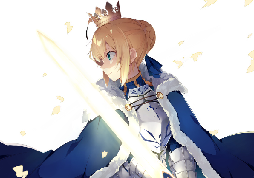 ahoge armor armored_dress artoria_pendragon_(all) blonde_hair blue_cape cape coat crown dress excalibur fate/grand_order fate/stay_night fate_(series) fighting_stance fur-trimmed_cape fur_trim gauntlets glint glowing glowing_sword glowing_weapon green_eyes hatsuko holding holding_sword holding_weapon looking_afar saber solo sparkle sword weapon