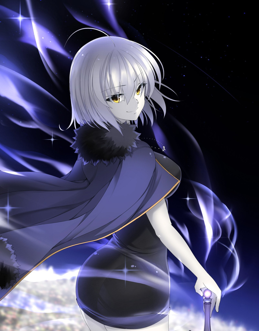 &gt;:) ahoge ass bangs black_dress breasts closed_mouth commentary_request cowboy_shot dress fate/grand_order fate_(series) from_side fur_trim highres jacket_on_shoulders jeanne_d'arc_(alter)_(fate) jeanne_d'arc_(fate)_(all) koro_(tyunnkoro0902) large_breasts looking_at_viewer looking_to_the_side pale_skin short_dress silver_hair smile solo v-shaped_eyebrows wicked_dragon_witch_ver._shinjuku_1999 yellow_eyes