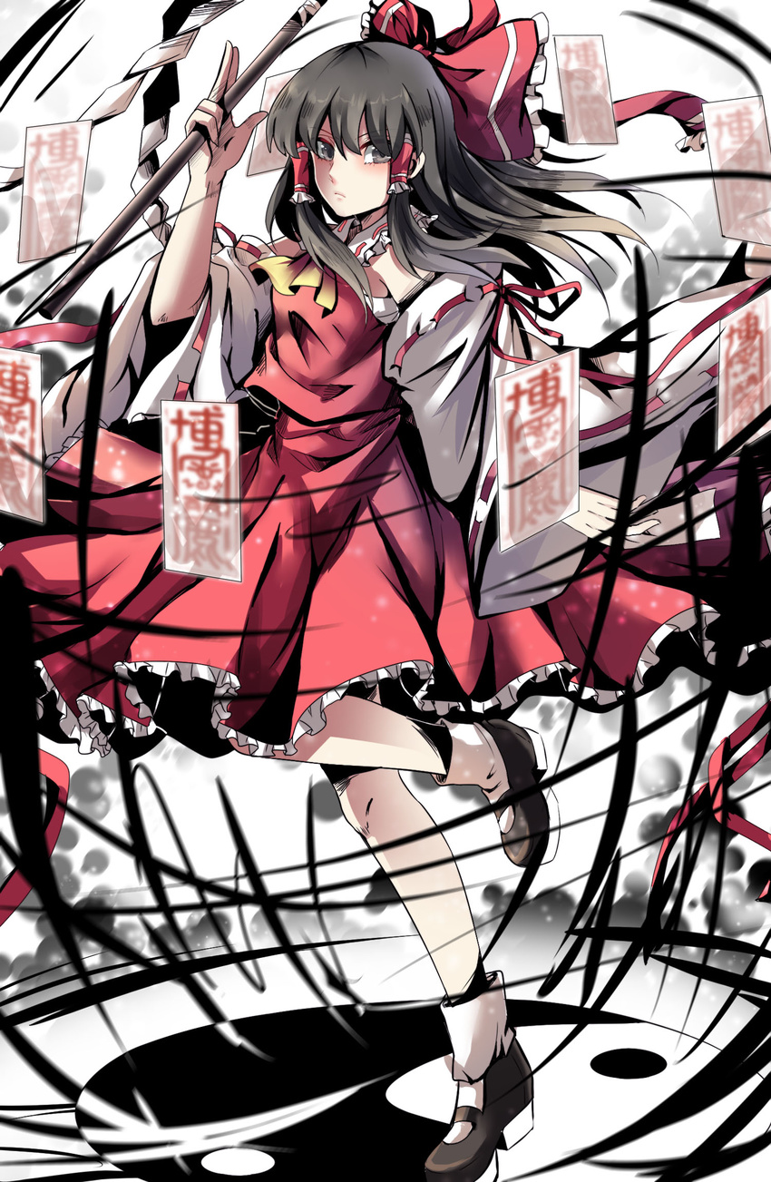ascot bare_shoulders black_eyes black_footwear black_hair bow commentary detached_sleeves frills full_body gohei hair_bow hair_tubes hakurei_reimu highres holding long_sleeves looking_at_viewer mary_janes nga_(artist) ofuda red_bow sarashi shoes socks solo standing standing_on_one_leg touhou white_legwear wide_sleeves yellow_neckwear yin_yang