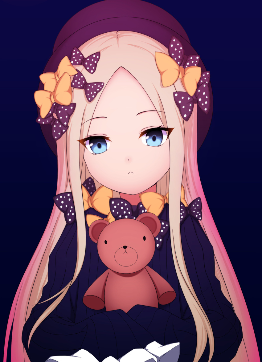 :&lt; abigail_williams_(fate/grand_order) bad_id bad_pixiv_id black_hat blonde_hair blue_background blue_eyes bow closed_mouth commentary_request dress expressionless eyebrows_visible_through_hair fate/grand_order fate_(series) hair_bow hat head_tilt highres holding holding_stuffed_animal long_hair long_sleeves looking_at_viewer man_hi_dun orange_bow polka_dot polka_dot_bow sidelocks simple_background sleeves_past_wrists solo straight_hair stuffed_animal stuffed_toy teddy_bear upper_body
