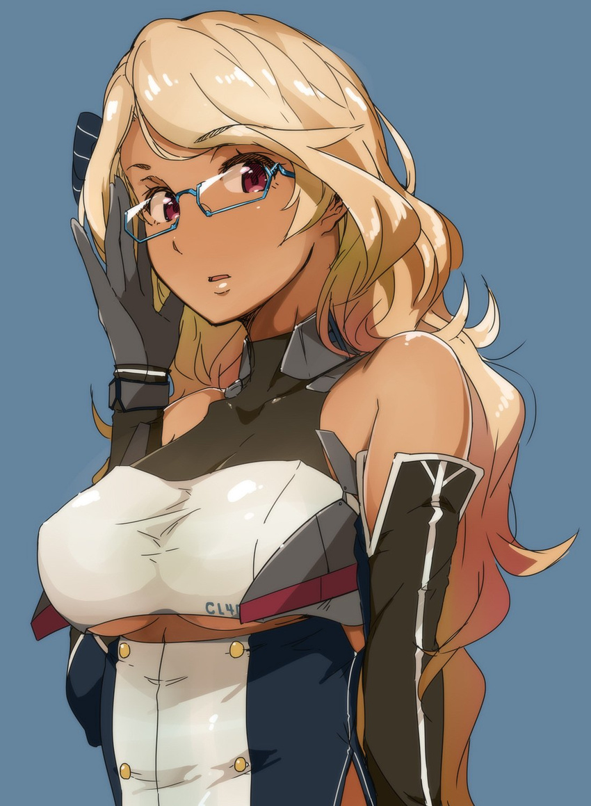 adjusting_eyewear azur_lane bare_shoulders black_gloves blonde_hair blue-framed_eyewear blue_background blue_ribbon breasts brooklyn_(azur_lane) buttons commentary_request dark_skin elbow_gloves gloves hair_ribbon highres large_breasts long_hair looking_at_viewer parted_lips red_eyes ribbon semi-rimless_eyewear side_slit simple_background solo striped striped_ribbon tokiwa_midori_(kyokutou_funamushi) underboob wavy_hair