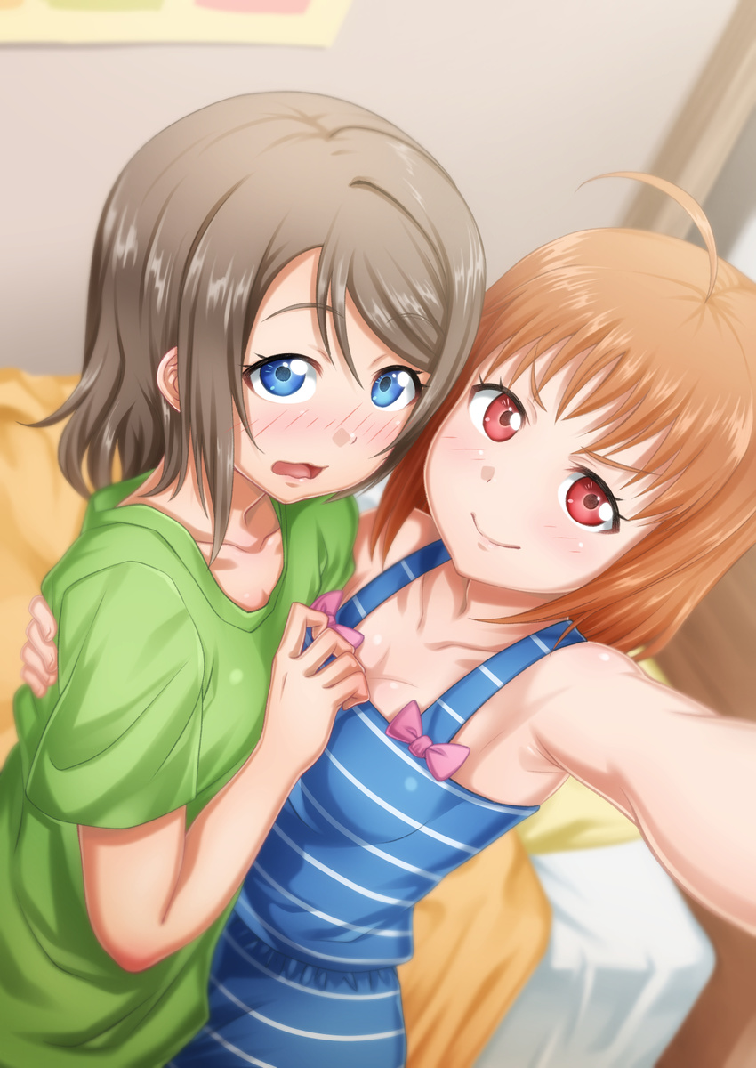 &gt;:) ahoge arm_around_shoulder armpits bangs bare_shoulders bed blue_eyes blue_shirt blush bow breasts cleavage eyebrows_visible_through_hair flustered green_shirt grey_hair hand_on_another's_chest highres hug indoors looking_at_viewer love_live! love_live!_sunshine!! multiple_girls nose_blush open_mouth orange_hair pink_bow reaching_out red_eyes sazanami_tarou self_shot shirt short_hair short_sleeves small_breasts smile swept_bangs t-shirt takami_chika v-shaped_eyebrows watanabe_you wavy_mouth yuri