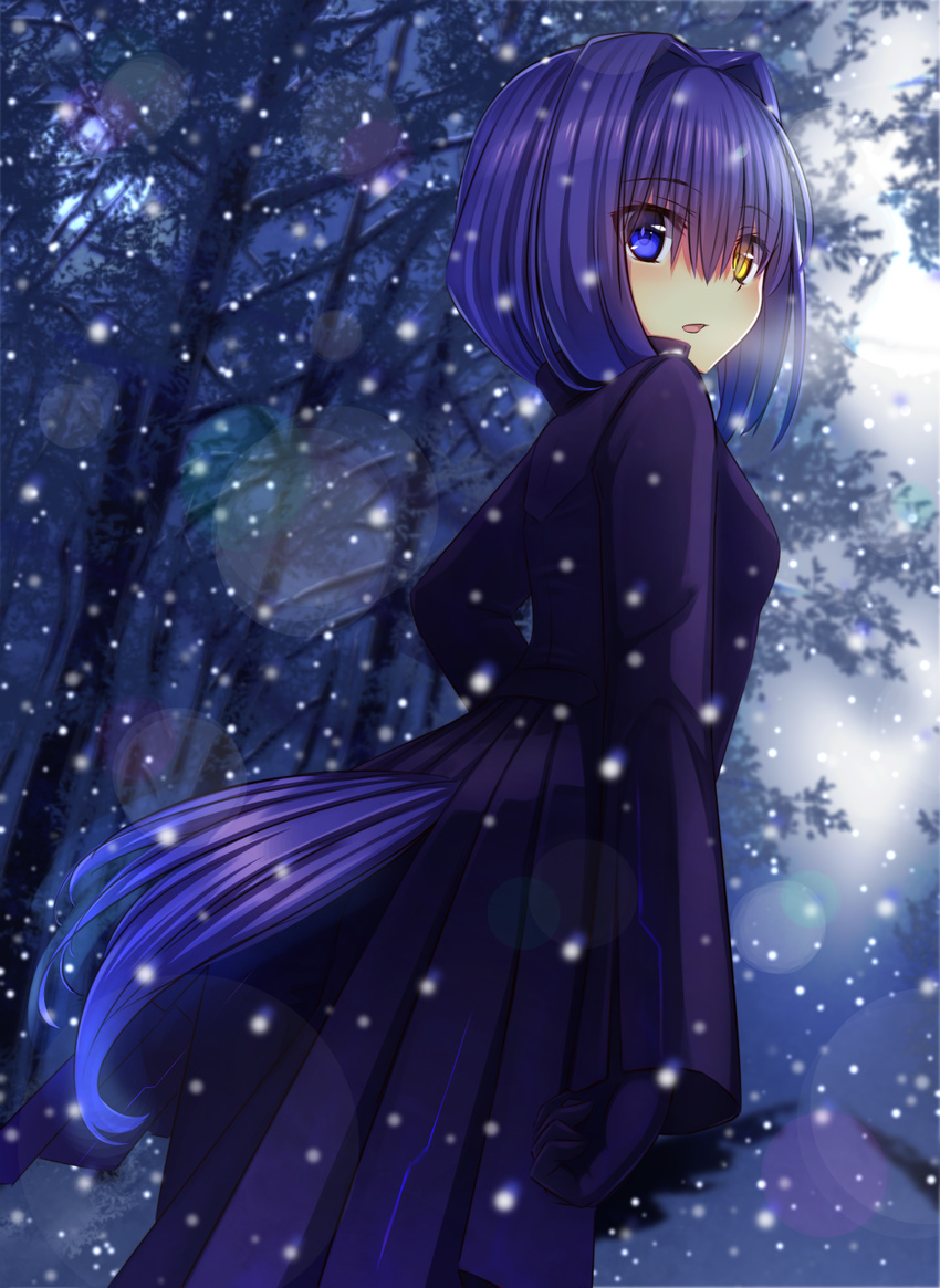 bangs blue_eyes breasts coat commentary_request dutch_angle eyebrows_visible_through_hair full_moon gloves hair_between_eyes hair_intakes heterochromia highres long_hair long_sleeves looking_at_viewer looking_back moon murasame_shia night night_sky original outdoors parted_lips purple_coat purple_gloves sky small_breasts snow snowing solo tail yellow_eyes