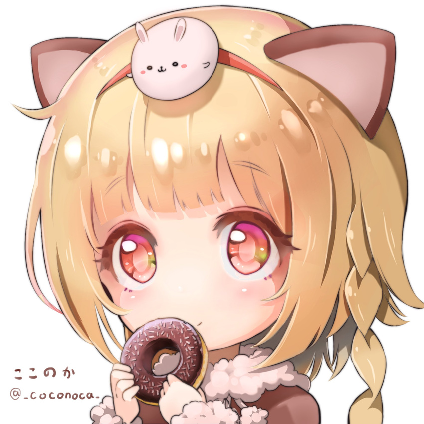 animal_ears bangs blonde_hair blunt_bangs blush braid cat_ears closed_mouth commentary_request copyright_request doughnut eyebrows_visible_through_hair food fur_trim hair_ornament hairband highres holding hoshizaki_reita looking_at_viewer red_eyes simple_background smile solo twitter_username upper_body white_background