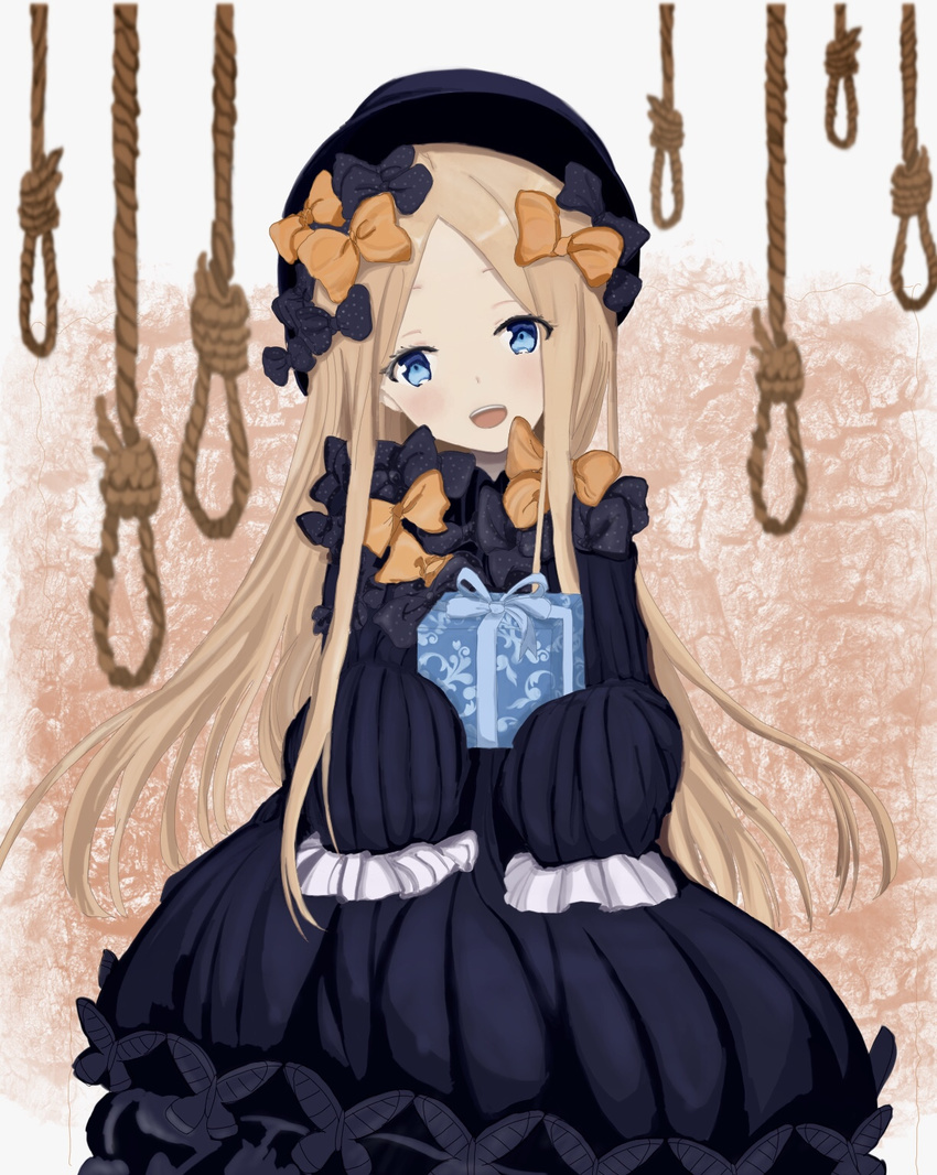 :d abigail_williams_(fate/grand_order) bangs black_bow black_dress black_hat blue_eyes blush bow box bug butterfly commentary dress fate/grand_order fate_(series) forehead gift gift_box hair_bow hat head_tilt highres holding holding_gift insect light_brown_hair long_hair long_sleeves looking_at_viewer noose open_mouth orange_bow parted_bangs polka_dot polka_dot_bow rope sleeves_past_fingers sleeves_past_wrists smile solo tinkleing upper_teeth very_long_hair