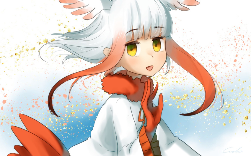 :d bangs bird_tail blunt_bangs commentary_request empty_eyes eyebrows_visible_through_hair frilled_sleeves frills fur_collar gloves gradient_hair head_wings japanese_crested_ibis_(kemono_friends) kemono_friends long_hair looking_at_viewer multicolored_hair open_mouth red_gloves red_hair shirt smile solo waving welt_(kinsei_koutenkyoku) white_hair white_shirt wide_sleeves yellow_eyes