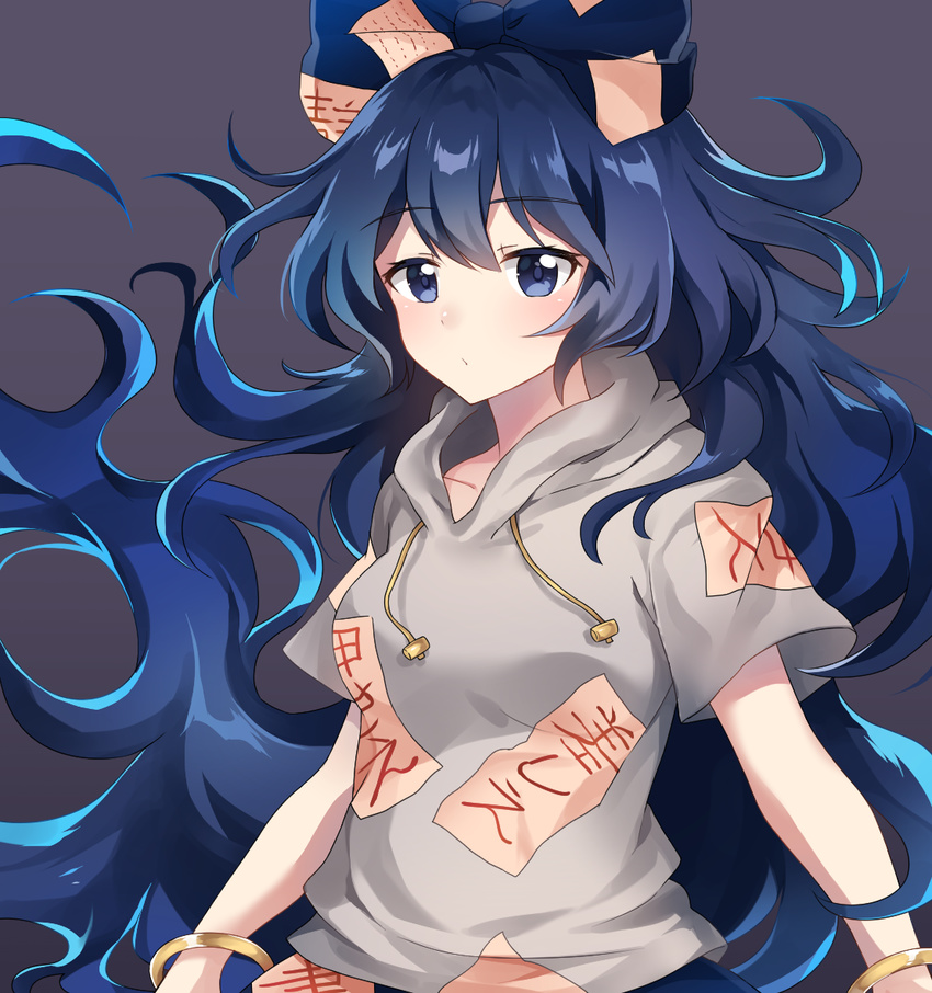 bangle blue_bow blue_eyes blue_hair blue_skirt bow bracelet breasts caramell0501 collarbone commentary_request debt eyebrows_visible_through_hair grey_background grey_hoodie hair_bow jewelry long_hair looking_at_viewer medium_breasts short_sleeves simple_background skirt solo touhou very_long_hair yorigami_shion