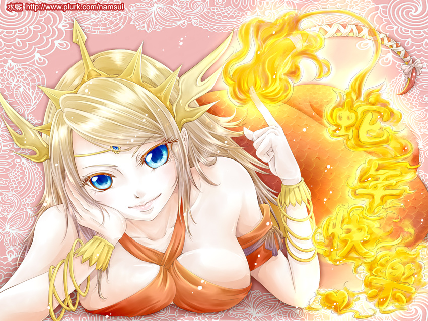 arm_scrunchie bangle bangs blonde_hair blue_eyes blush bracelet breasts circlet cleavage colored_eyelashes criss-cross_halter echidna_(p&amp;d) eyelashes fire halter_top halterneck head_rest headdress highres horns index_finger_raised jewelry lamia light_particles long_hair looking_at_viewer lying monster_girl on_stomach parted_bangs patterned_background pink_background pink_lips platinum_blonde_hair puzzle_&amp;_dragons shuilan smile solo tail tail_wrap translation_request watermark web_address