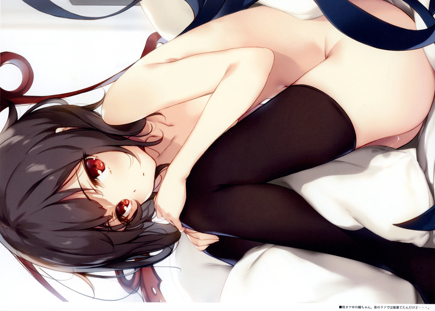 absurdres ass asymmetrical_wings black_hair blush closed_mouth collarbone convenient_arm feet_out_of_frame from_side highres houjuu_nue huge_filesize indoors ke-ta knees_up leg_hug legs_together looking_at_viewer looking_to_the_side navel nude pillow pussy_juice pussy_juice_stain pussy_juice_trail red_eyes scan short_hair sitting solo touhou translated wings
