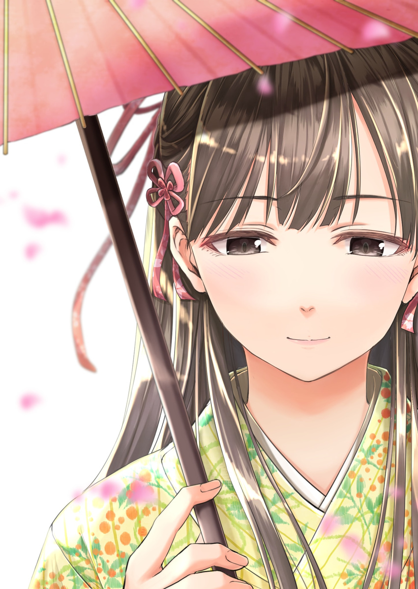 black_eyes black_hair blurry blush cherry_blossoms depth_of_field eyebrows_visible_through_hair flower green_kimono hair_flower hair_ornament highres idolmaster idolmaster_cinderella_girls japanese_clothes kimono kobayakawa_sae long_hair migimaki_(migi_mawashi) oriental_umbrella smile solo umbrella