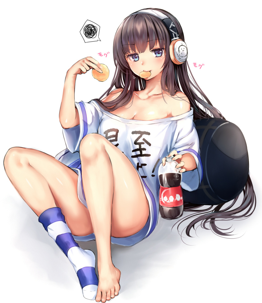azur_lane bangs banned_artist bare_legs bare_shoulders black_hair blue_eyes blue_legwear blush breasts cleavage closed_mouth clothes_writing coca-cola collarbone commentary eyebrows_visible_through_hair food food_in_mouth full_body headphones highres holding holding_food jitome long_hair long_island_(azur_lane) looking_at_viewer medium_breasts mouth_hold off-shoulder_shirt pillow senbei shirt simple_background single_sock socks soda_bottle solo spoken_squiggle squiggle striped striped_legwear thighs toes tsukiriran white_background