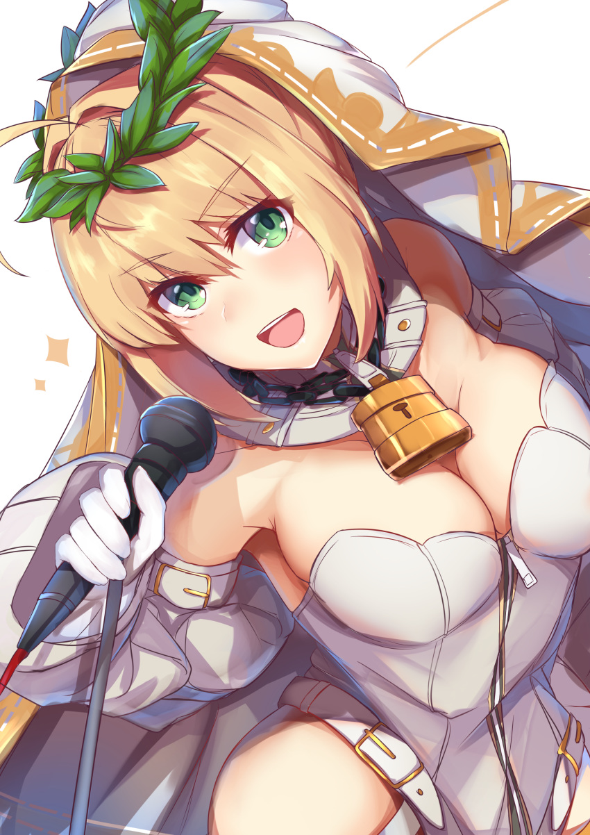 absurdres blonde_hair breasts cleavage fate/grand_order fate_(series) green_eyes highres hips jewelry locket long_hair looking_at_viewer medium_breasts microphone nanakaku nero_claudius_(bride)_(fate) nero_claudius_(fate)_(all) pendant short_hair smile solo sparkle thighs white_background white_sleeves wreath