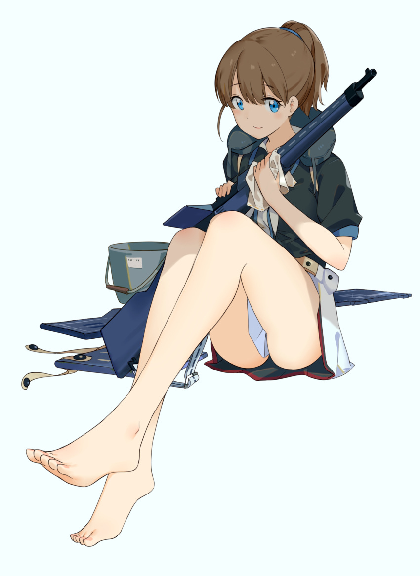 bangs barefoot black_shirt blue_background blue_eyes breasts brown_hair bucket closed_mouth commentary_request eyebrows_visible_through_hair flight_deck gun highres holding holding_gun holding_weapon intrepid_(kantai_collection) kantai_collection large_breasts looking_at_viewer m1903_springfield neck_pillow ponytail revision rifle shirt short_hair short_sleeves simple_background sitting skirt smile solo weapon yamano_(yamanoh)