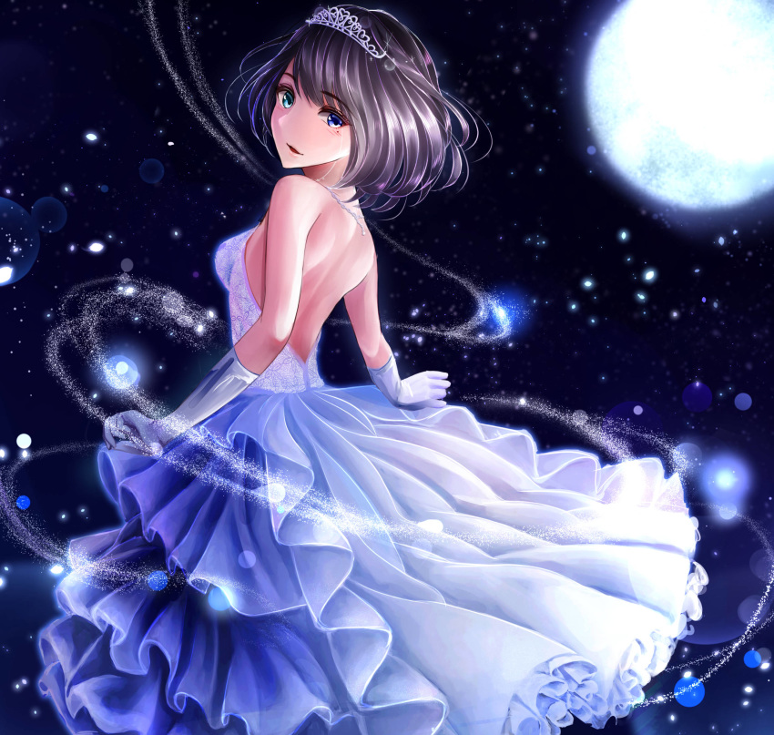 backless_dress backless_outfit blue_eyes brown_hair diadem dress elbow_gloves floating_hair from_behind gloves green_eyes grey_gloves heterochromia highres idolmaster idolmaster_cinderella_girls kazuko_(pixiv13581460) long_dress looking_at_viewer looking_back mole mole_under_eye open_mouth short_hair smile solo standing takagaki_kaede white_dress