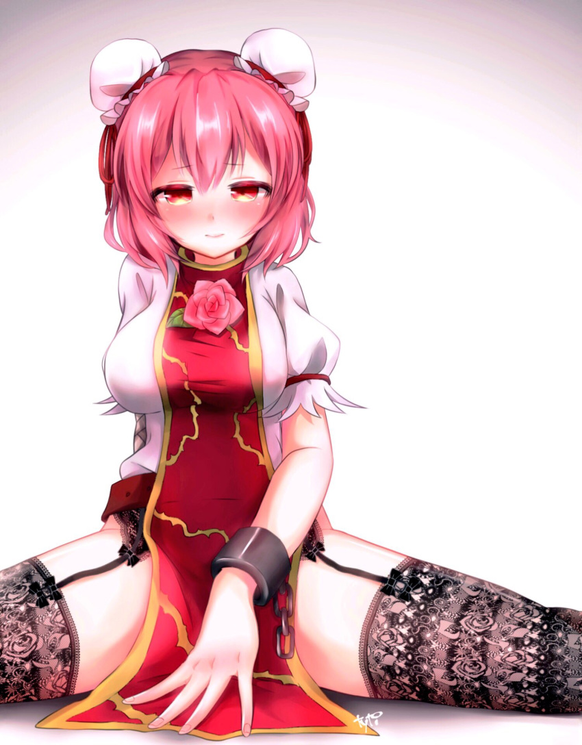arm_behind_back bandaged_arm bandages bangs between_legs black_legwear blush breasts bun_cover chain closed_mouth commentary_request eyebrows_visible_through_hair feet_out_of_frame fingernails full-face_blush garter_belt garter_straps gradient gradient_background grey_background hand_between_legs highres ibaraki_kasen large_breasts lips looking_at_viewer medium_hair no_pants pink_hair puffy_short_sleeves puffy_sleeves red_eyes shirt short_eyebrows short_sleeves shy solo split spread_legs tabard tayutai_(user_xruy3332) thighhighs thighs touhou white_background white_shirt wrist_cuffs
