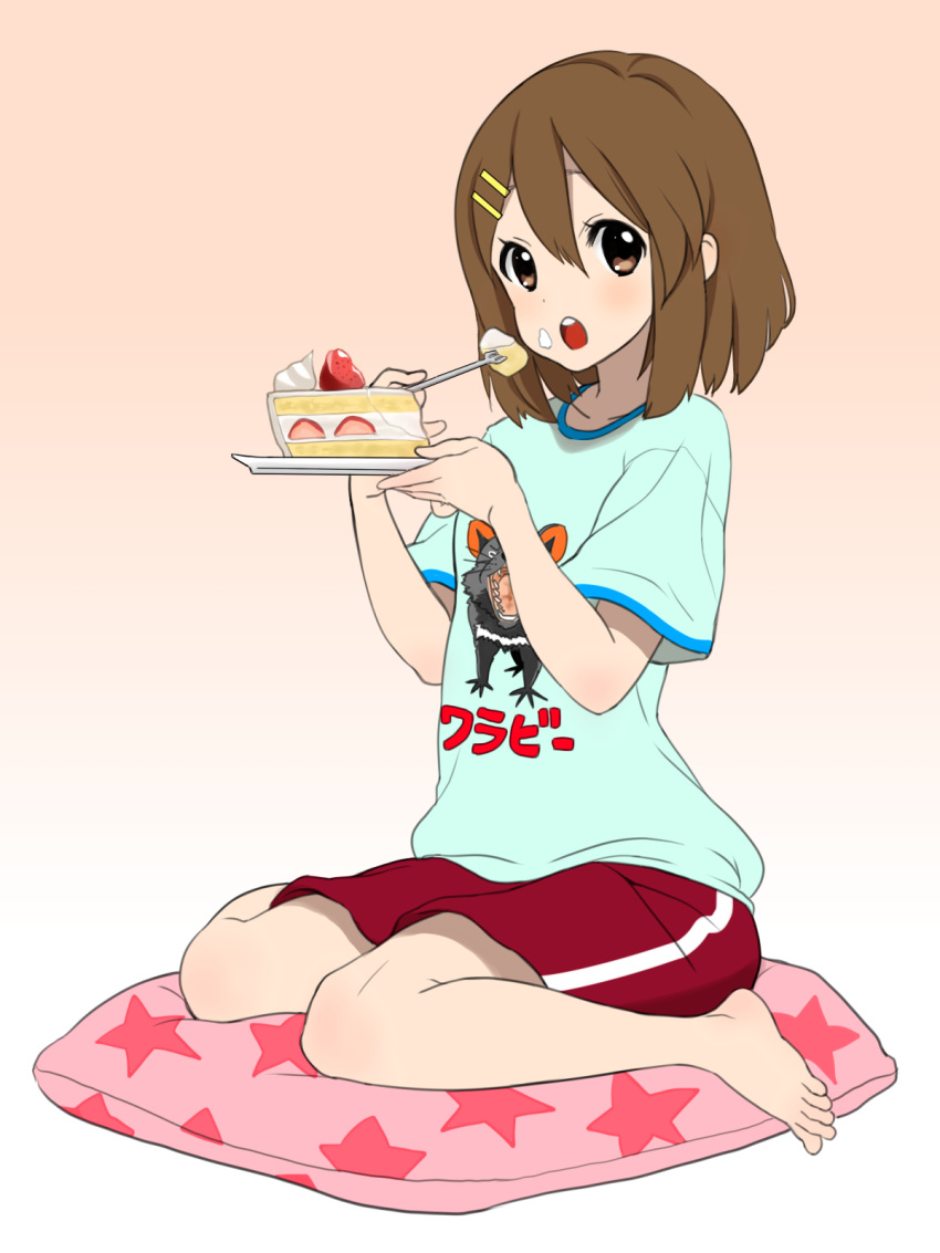 :o bangs bare_legs barefoot blue_shirt brown_eyes brown_hair cake clothes_writing eating food food_on_face fork fruit gradient gradient_background gym_shorts hair_between_eyes hair_ornament hairclip highres hirasawa_yui holding holding_fork holding_plate k-on! official_style plate red_shorts shirt short_hair short_sleeves shorts sitting solo soranaka_ame star strawberry t-shirt teeth wallaby_(animal) wariza
