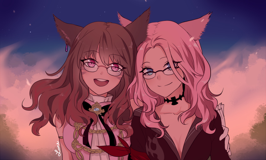 animal_ears armlet blue_eyes breasts brown_hair cat_ears choker cleavage collarbone commission earrings eyebrows_visible_through_hair facial_mark final_fantasy final_fantasy_xiv glasses highres jewelry looking_at_viewer lune_(delusional-lune) medium_breasts miqo'te multiple_girls open_mouth pink_hair red_eyes signature sky slit_pupils smile star_(sky) starry_sky sunset