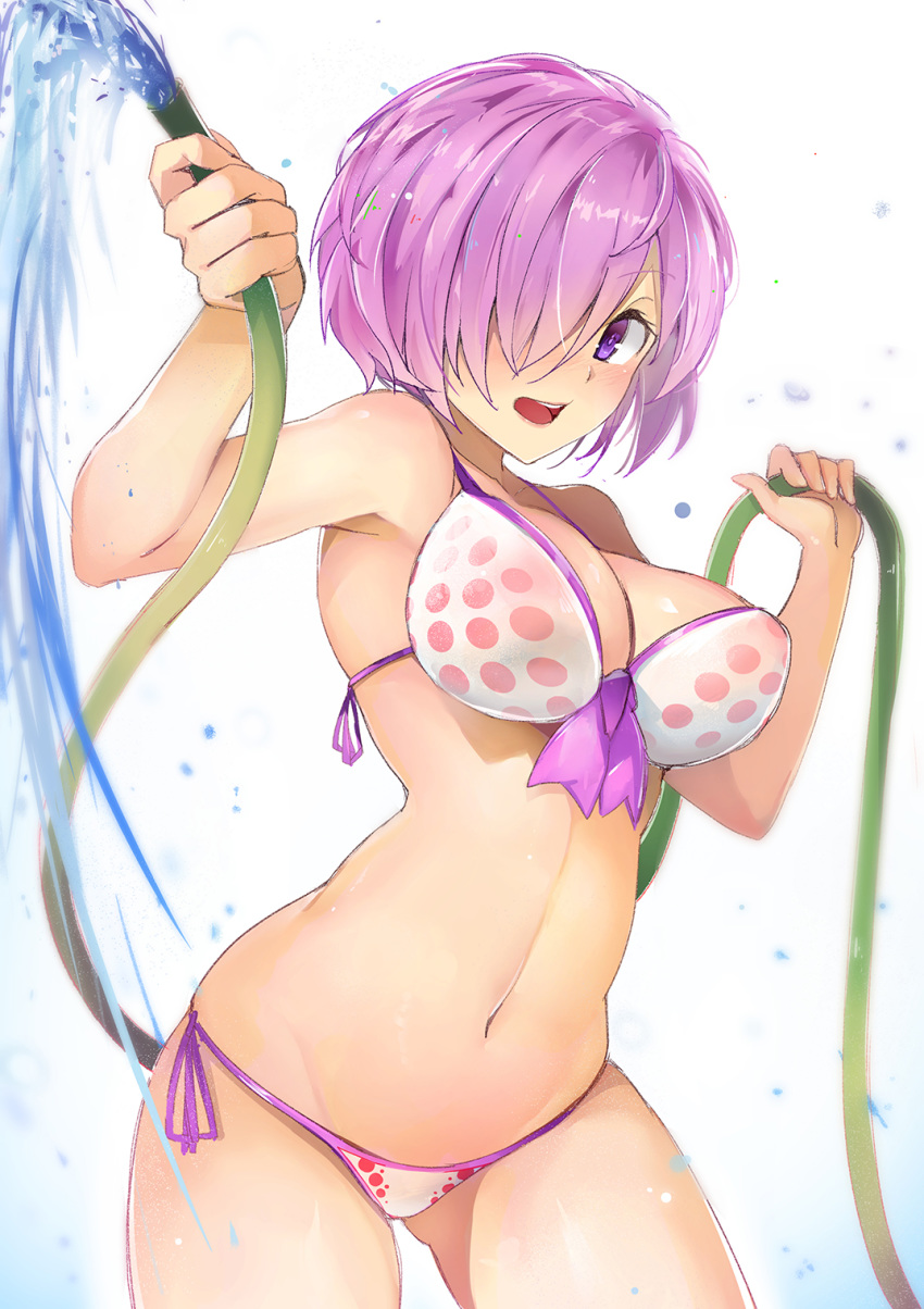 :d armpits arms_up bag bikini blush breasts cleavage contrapposto cowboy_shot fate/grand_order fate_(series) front-tie_bikini front-tie_top hair_over_one_eye highres hose large_breasts looking_at_viewer mash_kyrielight mismatched_bikini navel open_mouth pink_hair polka_dot_bikini_top purple_ribbon ribbon shiny shiny_hair shopping_bag short_hair side-tie_bikini simple_background smile solo splashing standing stomach swimsuit upper_teeth water white_background white_bikini xiaodi