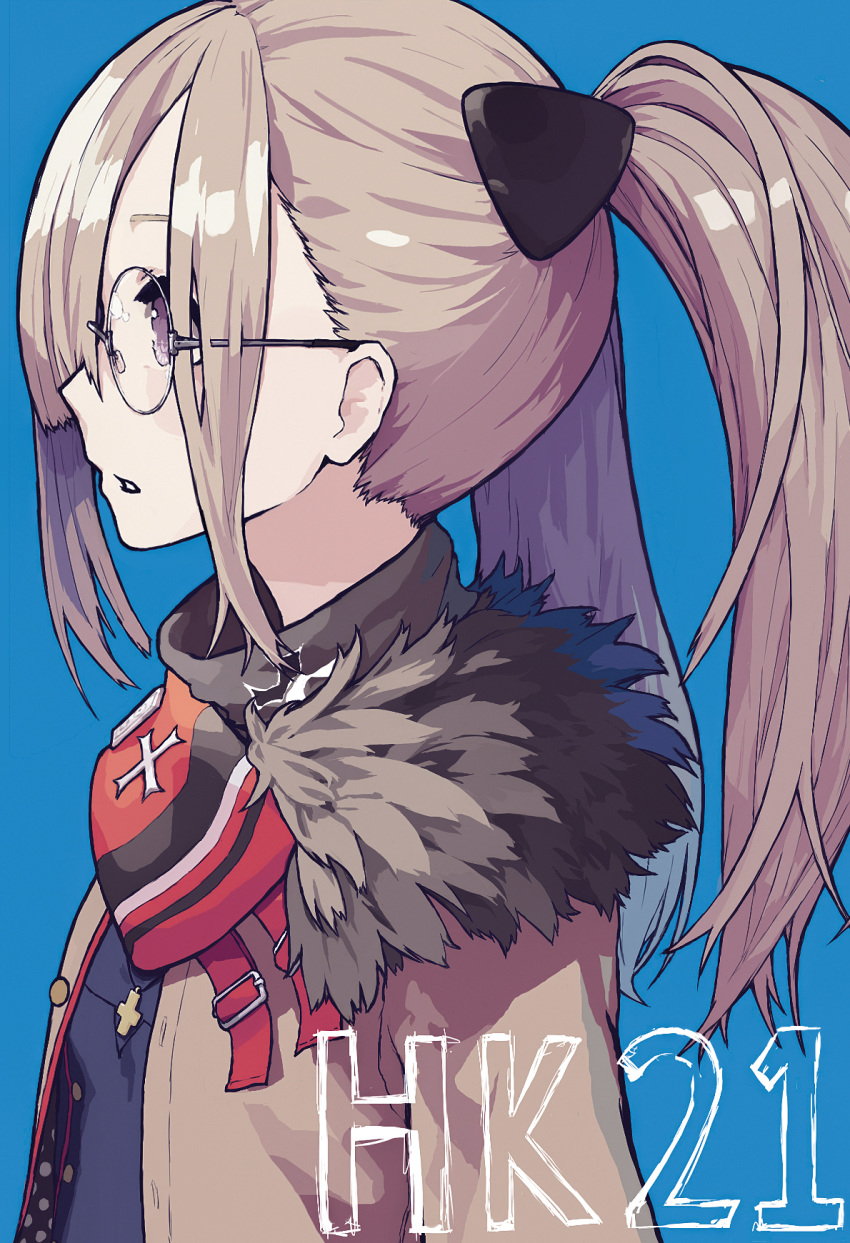 bangs blue_background buckle character_name coat commentary cross cross_necklace expressionless from_side fur-trimmed_hood girls_frontline greek_cross grey_hair hair_ornament hair_over_one_eye highres hk21_(girls_frontline) jewelry long_hair long_sleeves necklace open_mouth papaia_(quentingqoo) parted_bangs parted_lips profile purple_eyes rimless_eyewear round_eyewear shiny shiny_hair sidelocks simple_background solo turtleneck twintails upper_body winter_clothes winter_coat