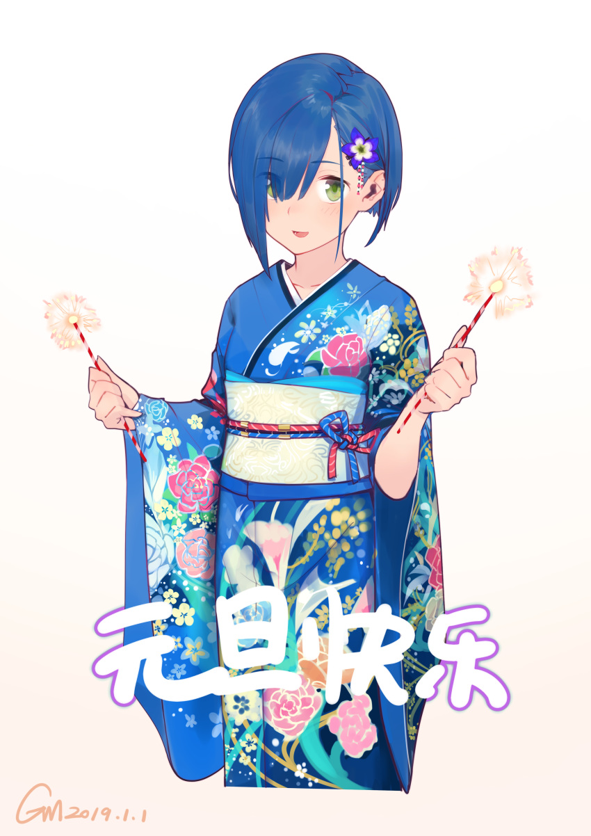 1girl :d absurdres blue_hair blue_kimono commentary_request darling_in_the_franxx dated eyes_visible_through_hair fireworks floral_print flower gorgeous_mushroom green_eyes hair_flower hair_ornament hair_over_one_eye highres holding ichigo_(darling_in_the_franxx) japanese_clothes kimono looking_at_viewer obi open_mouth print_kimono revision sash short_hair signature smile solo sparkler standing translation_request wide_sleeves