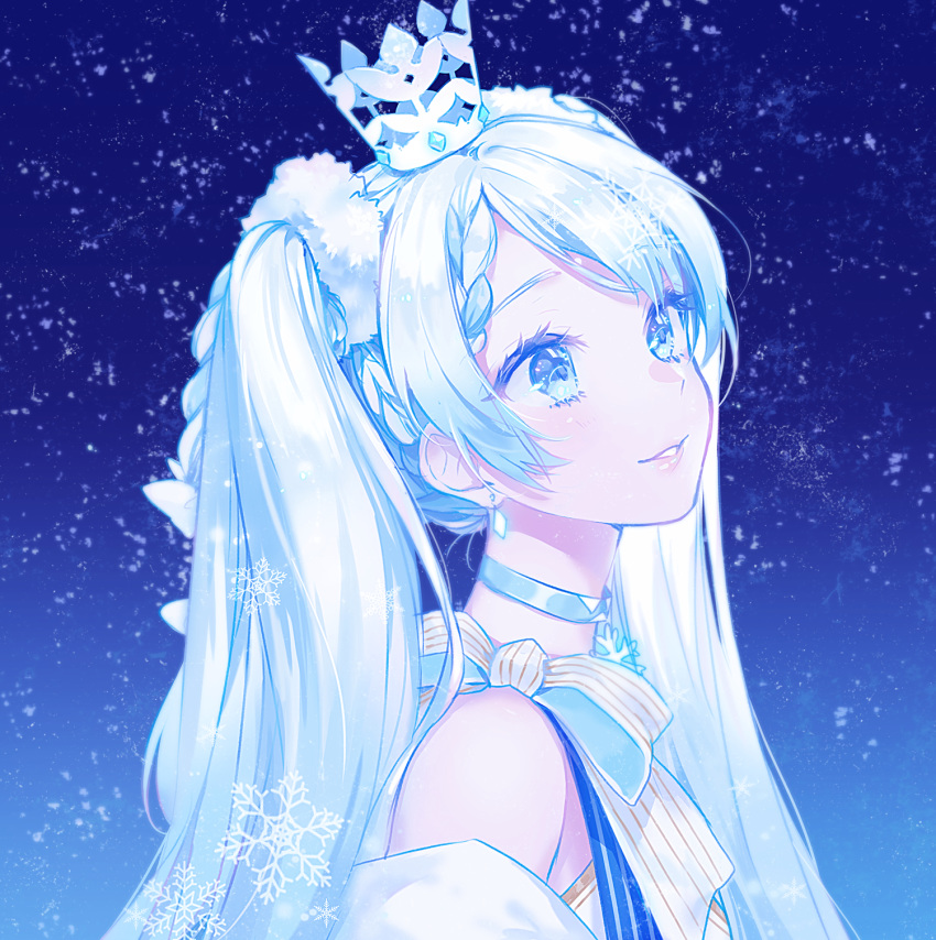 blue_background blue_eyes borrowed_design choker crown earrings from_side hair_ornament hatsune_miku highres jewelry long_hair looking_up mini_crown parted_lips portrait ribbon silver_hair smile snowflakes snowing solo striped striped_ribbon sudach_koppe twintails vocaloid yuki_miku