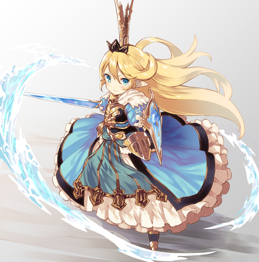 :&gt; blonde_hair blue_dress blue_eyes blush breastplate charlotta_fenia commentary_request crown dress frilled_skirt frills from_above furrowed_eyebrows gauntlets gradient gradient_background granblue_fantasy greaves grey_background hair_between_eyes hair_blowing harvin highres layered_dress long_hair looking_at_viewer nuqura outstretched_arm pointy_ears shield skirt smile solo standing sword very_long_hair water weapon wind