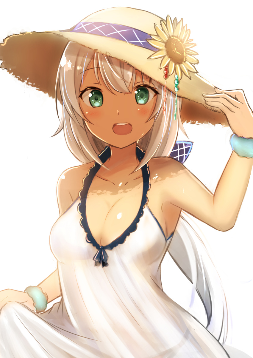 :d absurdres arm_up bangs bare_shoulders blush breasts cleavage collarbone commentary_request dress eyebrows_visible_through_hair flower green_eyes hair_between_eyes hand_on_headwear hat hat_flower highres long_hair medium_breasts open_mouth original round_teeth shibakame silver_hair simple_background skirt_hold sleeveless sleeveless_dress smile solo straw_hat sunflower teeth upper_teeth very_long_hair white_background white_dress yellow_flower