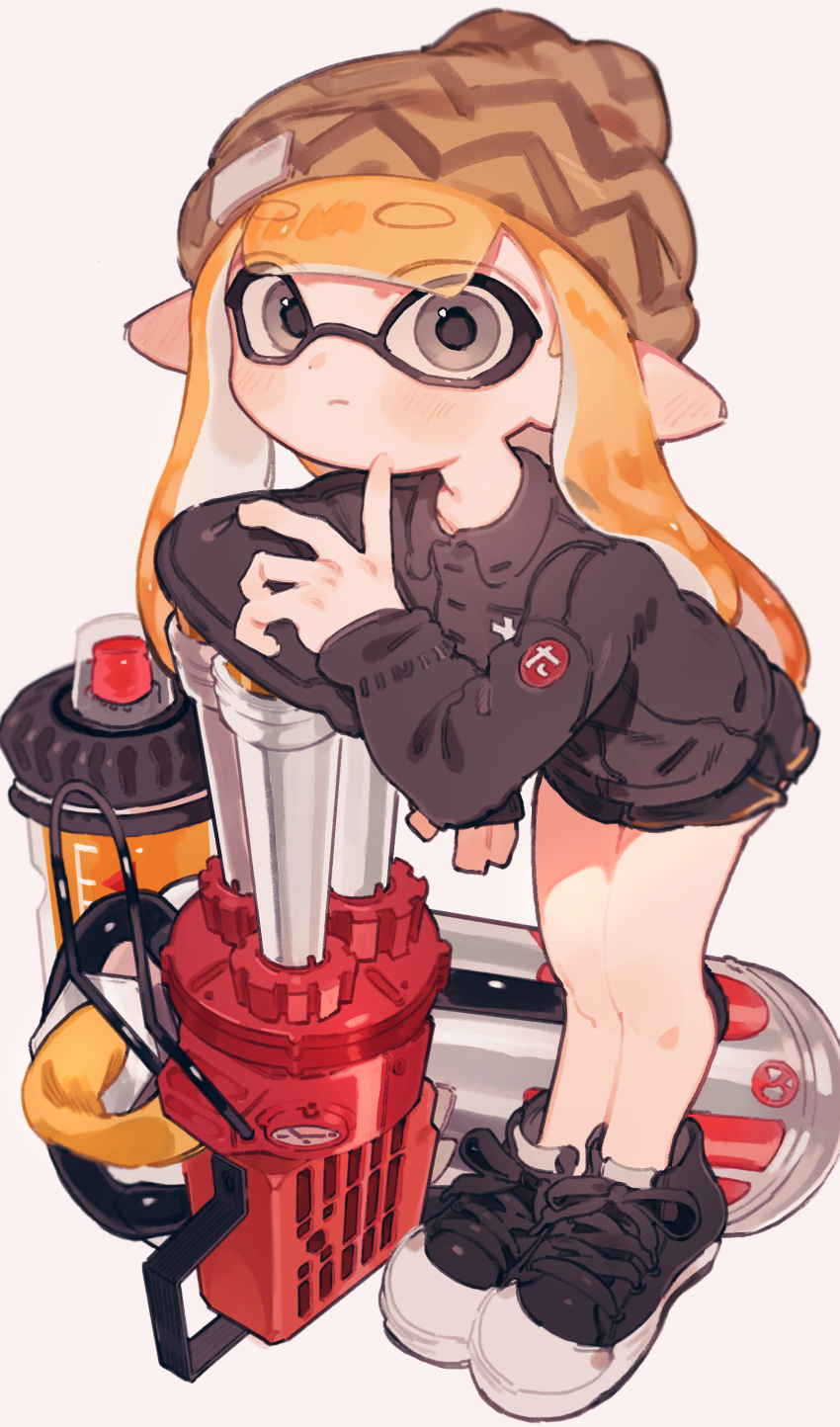 0_05kmgrn 1girl absurdres black_footwear black_shorts brown_headwear closed_mouth grey_eyes hat highres hydra_splatling_(splatoon) ink_tank_(splatoon) inkling_girl inkling_player_character leaning_forward leaning_on_weapon long_sleeves looking_at_viewer nintendo orange_hair pointy_ears shoes short_shorts shorts simple_background sneakers solo splatoon_(series) tentacle_hair white_background