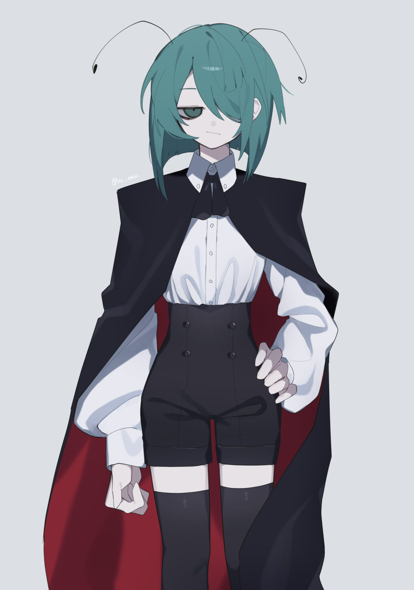 1girl antennae artist_name black_cape black_shorts black_thighhighs cape closed_mouth collared_shirt expressionless feet_out_of_frame green_eyes green_hair grey_background hair_over_one_eye hand_on_own_hip high-waist_shorts highres long_sleeves looking_at_viewer medium_hair red_cape shirt shorts simple_background solo thighhighs touhou twitter_username two-sided_cape two-sided_fabric white_shirt wriggle_nightbug xx_asui