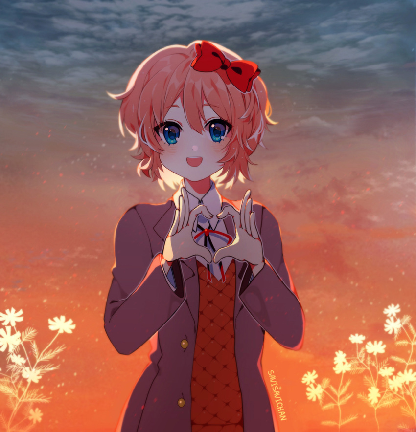 :d artist_name blue_eyes bow cloud cloudy_sky commentary doki_doki_literature_club english_commentary eyebrows_visible_through_hair hair_between_eyes hair_bow heart heart_hands looking_at_viewer open_mouth pink_hair red_bow savi_(byakushimc) sayori_(doki_doki_literature_club) school_uniform short_hair sky smile solo upper_body