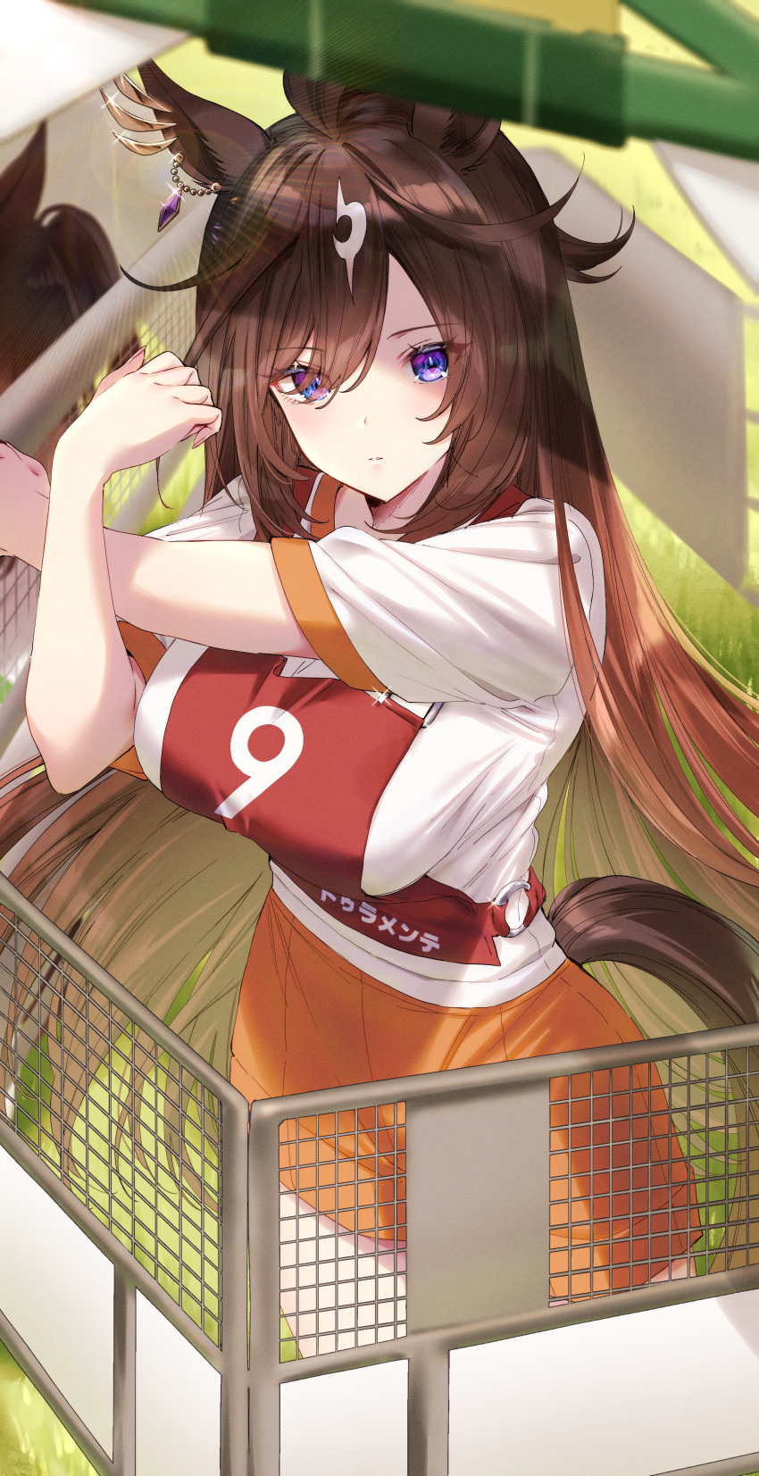 1girl absurdres ahoge animal_ears blue_eyes breasts brown_hair closed_mouth commentary_request duramente_(umamusume) ear_ornament gate grass gym_shirt hair_between_eyes highres horse_ears horse_girl horse_tail long_hair looking_at_viewer multicolored_hair orange_shorts original_race_uniform_(umamusume) purple_eyes race_bib shirt short_sleeves shorts solo_focus streaked_hair stretching tail tetora_(oudonoishiize) umamusume white_hair