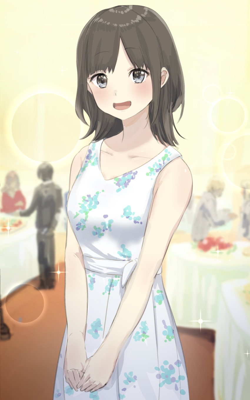 :d bangs bare_arms bare_shoulders blurry blurry_background blush breasts brown_hair collarbone depth_of_field dress eyebrows_visible_through_hair grey_eyes highres indoors kumamoto_nomii-kun long_hair looking_at_viewer nijisanji open_mouth own_hands_together parted_bangs pleated_dress sleeveless sleeveless_dress small_breasts smile solo standing suzuka_utako v_arms virtual_youtuber white_dress