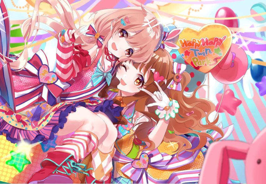 :d ;d \m/ animal_ears balloon blue_background blue_hat bow brown_eyes brown_hair bunny bunny_ears candy_hair_ornament detached_sleeves diagonal-striped_background diagonal_stripes food_themed_hair_ornament futaba_anzu gloves hair_bow hair_ornament hat heart heart_hair_ornament highres idolmaster idolmaster_cinderella_girls idolmaster_cinderella_girls_starlight_stage long_hair looking_at_viewer mismatched_legwear misumi_(macaroni) moroboshi_kirari multicolored_bow multiple_girls neck_ribbon one_eye_closed open_mouth orange_bow orange_legwear pink_background pink_bow pink_legwear pink_skirt polka_dot polka_dot_hat red_bow red_eyes red_footwear red_ribbon ribbon skirt smile sparkle star striped striped_background striped_bow striped_skirt striped_sleeves top_hat v vertical-striped_skirt vertical_stripes white_background white_bow white_gloves white_legwear