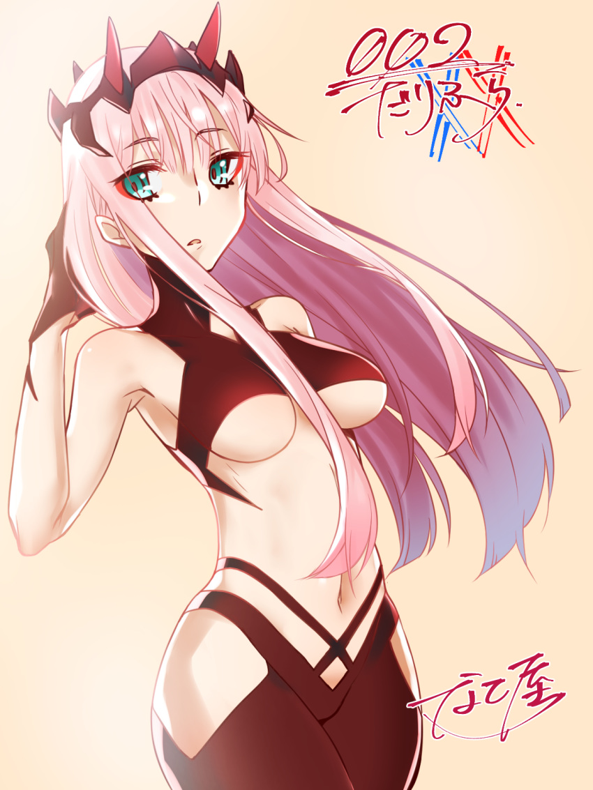 bare_hips black_pants breasts character_name cowboy_shot darling_in_the_franxx eyebrows_visible_through_hair floating_hair green_eyes hair_between_eyes highres long_hair looking_at_viewer medium_breasts midriff nakoya_(nane_cat) navel open_mouth pants pink_background pink_hair simple_background solo standing stomach underboob very_long_hair zero_two_(darling_in_the_franxx)