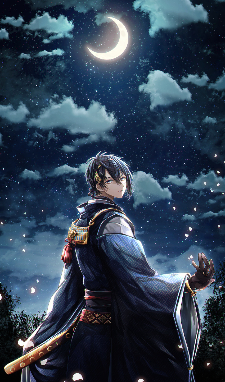 abandon_ranka absurdres black_gloves black_hair blue_eyes cloud crescent_moon gloves highres japanese_clothes looking_back male_focus mikazuki_munechika moon object_namesake petals sayagata sky smile solo star_(sky) starry_moon starry_sky touken_ranbu