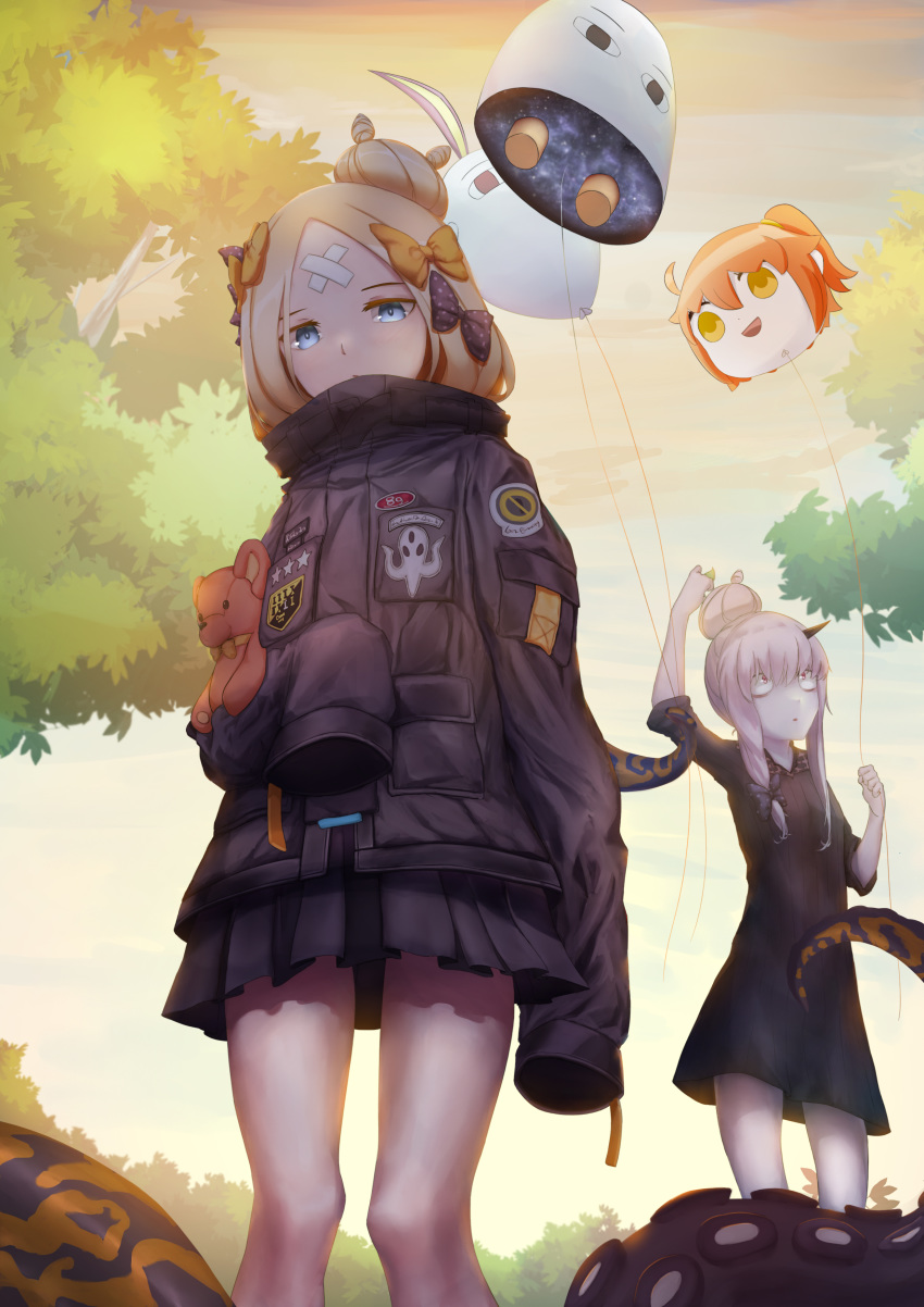 abigail_williams_(fate/grand_order) absurdres arm_up balloon bangs black_bow black_dress black_jacket blonde_hair blue_eyes bow closed_mouth cloud commentary_request crossed_bandaids dress fate/grand_order fate_(series) fujimaru_ritsuka_(female) hair_between_eyes hair_bow hair_bun highres holding holding_balloon jacket lavinia_whateley_(fate/grand_order) long_hair long_sleeves looking_at_viewer medjed multiple_girls object_hug orange_bow outdoors pale_skin parted_bangs parted_lips polka_dot polka_dot_bow red_eyes samc short_sleeves sidelocks silver_hair sky sleeves_past_fingers sleeves_past_wrists standing star stuffed_animal stuffed_toy suction_cups sunset teddy_bear tentacles tree