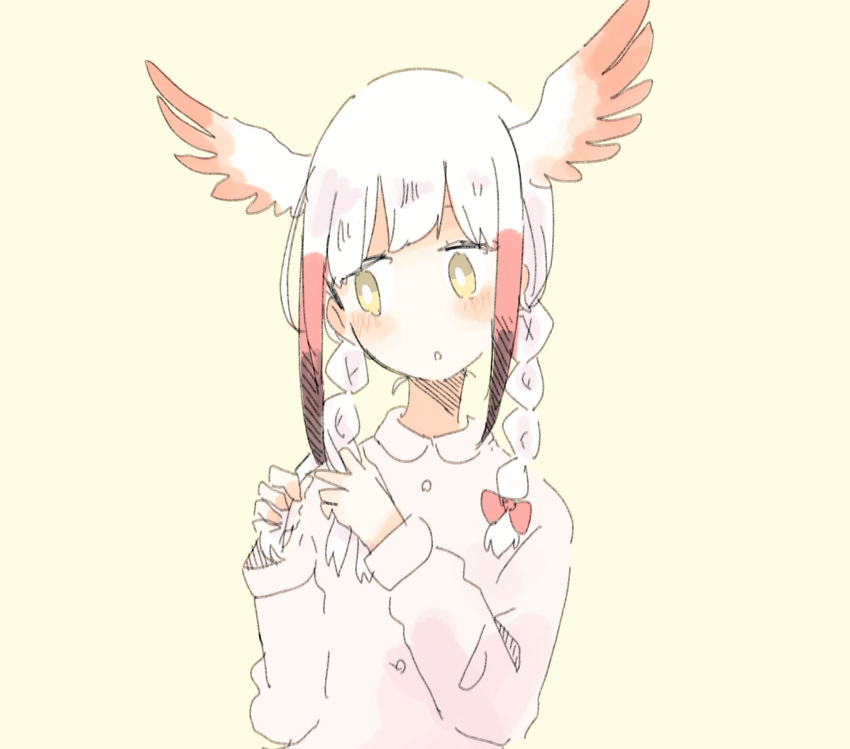 alternate_costume alternate_hairstyle bangs bird_wings black_hair blush braid braiding_hair collared_shirt hairdressing hasu_(zatsugami) head_wings highres japanese_crested_ibis_(kemono_friends) kemono_friends long_hair long_sleeves multicolored_hair red_hair shirt sidelocks solo sweater twin_braids white_hair wings yellow_eyes