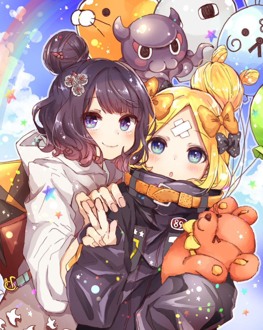 &gt;_o abigail_williams_(fate/grand_order) absurdres animal anniversary bad_id bad_pixiv_id balloon bangs black_bow black_hat black_jacket blonde_hair blue_eyes blue_sky blush bow closed_mouth cloud copyright_name day fate/grand_order fate_(series) fingernails fou_(fate/grand_order) grey_hoodie hair_bow hand_on_another's_shoulder hand_up hat heart heroic_spirit_traveling_outfit hi_(wshw5728) highres hood hood_down hoodie jacket katsushika_hokusai_(fate/grand_order) long_hair long_sleeves looking_at_viewer medjed multiple_girls object_hug octopus one_eye_closed orange_bow outdoors parted_bangs parted_lips polka_dot polka_dot_bow purple_hair rainbow sky sleeves_past_fingers sleeves_past_wrists smile stuffed_animal stuffed_toy teddy_bear tokitarou_(fate/grand_order) v
