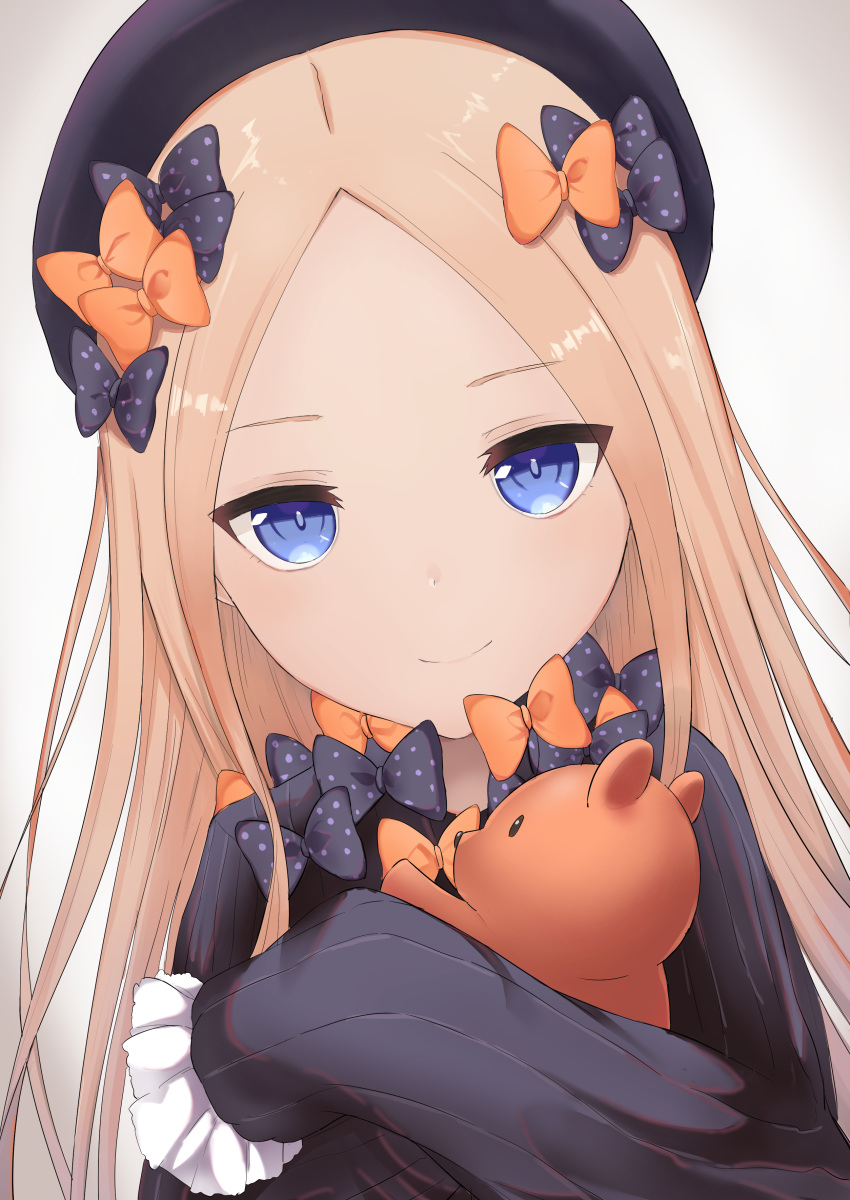 abigail_williams_(fate/grand_order) absurdres bangs black_bow black_dress black_hat blue_eyes bow closed_mouth commentary coraman dress dutch_angle eyebrows_visible_through_hair fate/grand_order fate_(series) forehead gradient gradient_background grey_background hair_bow hat highres light_brown_hair long_hair long_sleeves object_hug orange_bow parted_bangs pixiv_fate/grand_order_contest_2 polka_dot polka_dot_bow sleeves_past_fingers sleeves_past_wrists smile solo stuffed_animal stuffed_toy teddy_bear very_long_hair