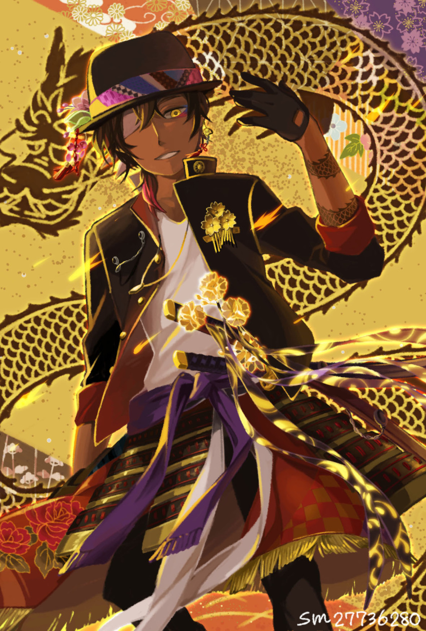 armor black_gloves black_hair black_hat black_pants brown_hair commentary_request dark_skin dark_skinned_male eyepatch flower gloves gold_trim hat hat_ornament highres jewelry looking_at_viewer male_focus necklace ookurikara pants parted_lips sheath sheathed smile solo standing touken_ranbu usa_leaf yellow_background yellow_eyes yellow_flower