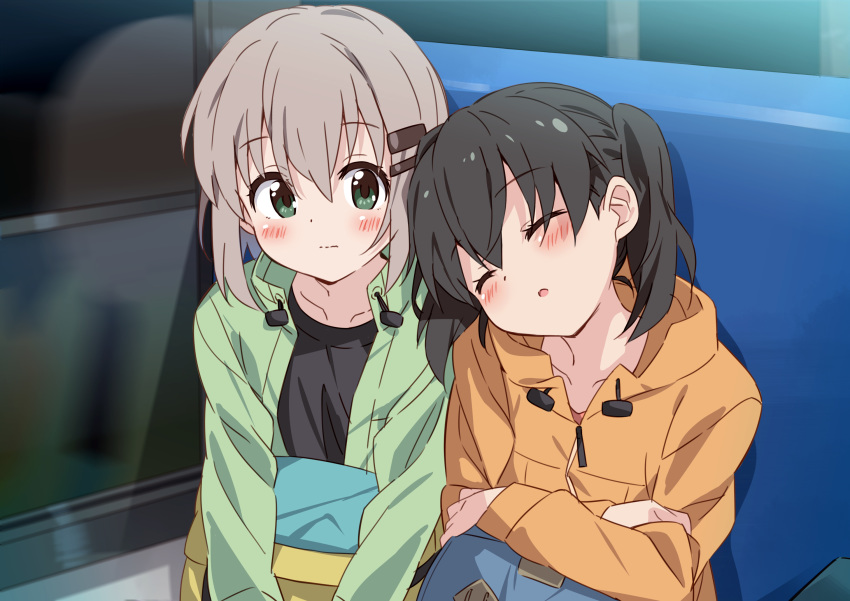 2girls black_hair blush gray_hair green_eyes kuraue_hinata loli mousou_(mousou_temporary) short_hair sleeping twintails yama_no_susume yukimura_aoi