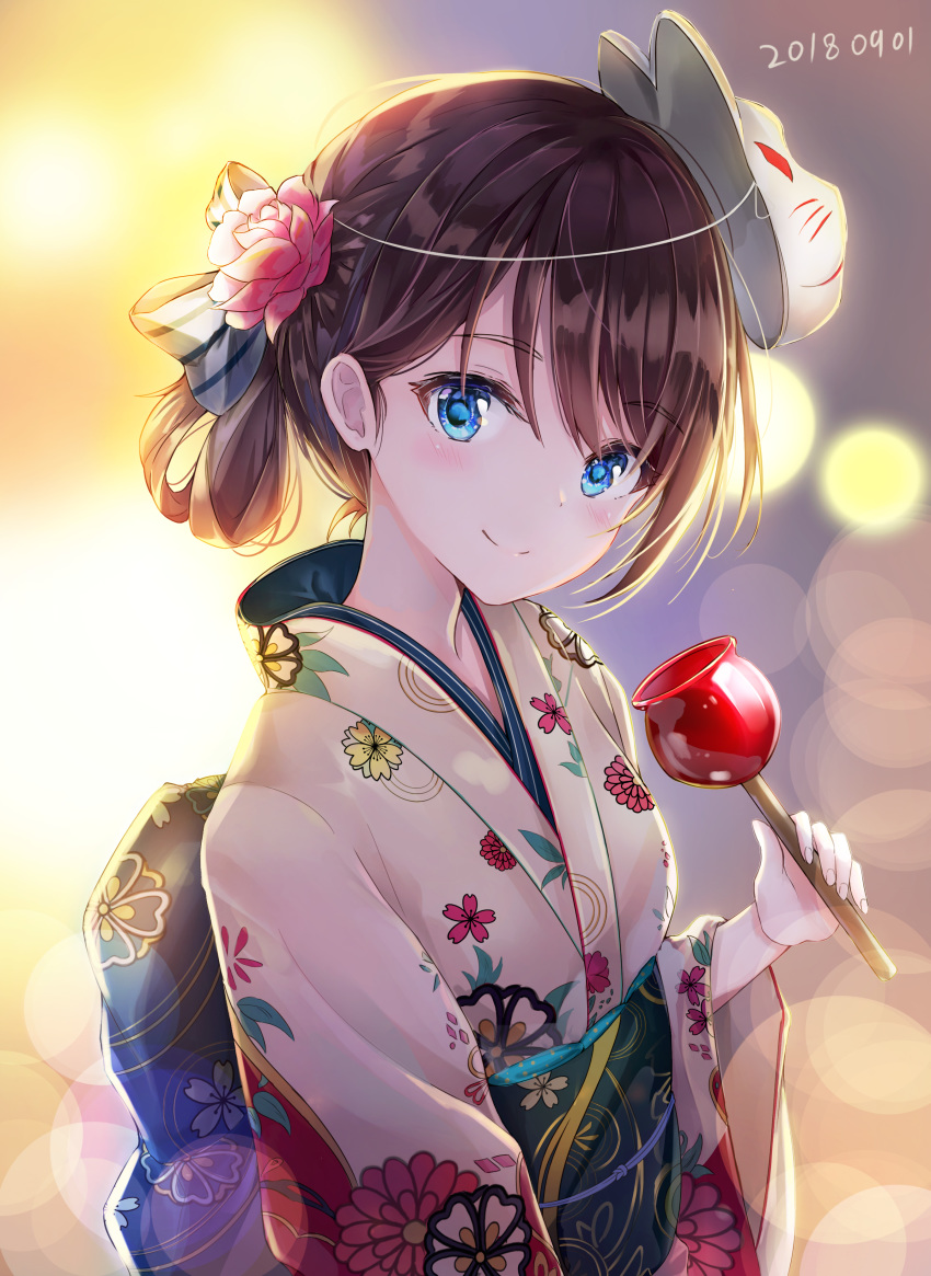 absurdres backlighting bangs blue_eyes blush bow brown_hair candy_apple closed_mouth commentary_request dana_(hapong07) dated eyebrows_visible_through_hair floral_print flower food fox_mask hair_bow hair_flower hair_ornament hair_rings highres holding holding_food japanese_clothes kimono lens_flare light long_sleeves mask mask_on_head obi original print_kimono red_flower sash short_hair smile solo striped striped_bow upper_body white_kimono wide_sleeves yukata