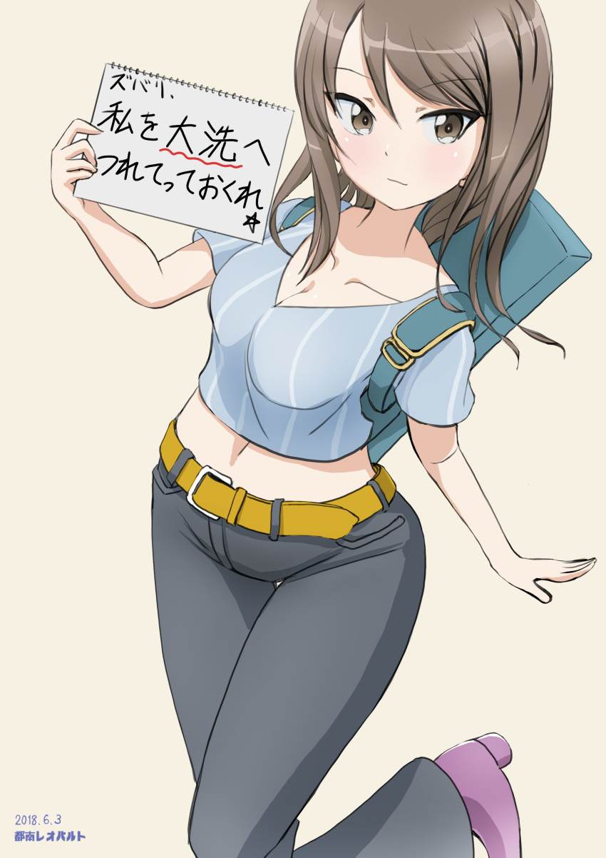 absurdres artist_name backpack bag bangs beige_background belt black_pants blue_shirt breasts brown_belt brown_eyes brown_hair carrying casual cleavage closed_mouth commentary dated eyebrows_visible_through_hair girls_und_panzer highres holding holding_notepad instrument_case leaning_to_the_side leg_up light_smile long_hair looking_at_viewer medium_breasts midriff mika_(girls_und_panzer) no_hat no_headwear notepad pants purple_footwear shirt shoes short_sleeves solo standing standing_on_one_leg star_hat_ornament striped striped_shirt thigh_gap tonan_leopard translated vertical-striped_shirt vertical_stripes