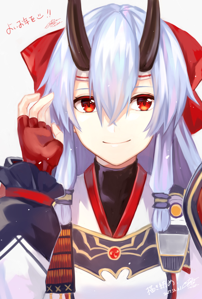bow commentary_request dated fate/grand_order fate_(series) fingerless_gloves gloves hair_bow highres japanese_clothes long_hair looking_at_viewer nixtutyannh oni_horns red_bow red_eyes red_gloves signature silver_hair solo tomoe_gozen_(fate/grand_order) translation_request upper_body