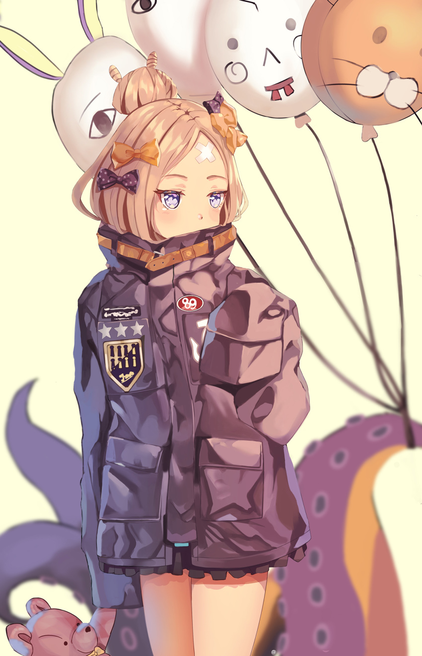 abigail_williams_(fate/grand_order) balloon bangs beige_background black_bow black_jacket blonde_hair blue_eyes blurry blurry_background blush bow chovy_(arina0908) commentary_request cowboy_shot crossed_bandaids depth_of_field fate/grand_order fate_(series) fou_(fate/grand_order) hair_bow hair_bun heroic_spirit_traveling_outfit highres holding holding_stuffed_animal jacket long_hair long_sleeves looking_away looking_to_the_side medjed orange_bow parted_bangs polka_dot polka_dot_bow simple_background sleeves_past_fingers sleeves_past_wrists solo star stuffed_animal stuffed_toy suction_cups teddy_bear tentacles