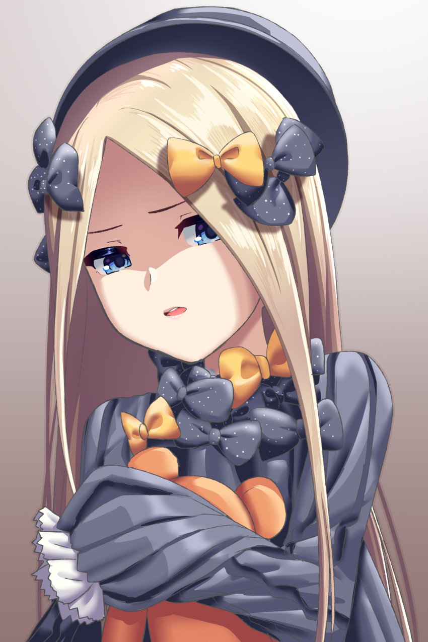 abigail_williams_(fate/grand_order) absurdres bangs black_bow black_dress black_hat blonde_hair blue_eyes bow brown_background commentary_request dress fate/grand_order fate_(series) forehead gradient gradient_background hair_bow hat head_tilt highres long_hair long_sleeves looking_at_viewer mkon object_hug orange_bow parted_bangs parted_lips polka_dot polka_dot_bow shaded_face sleeves_past_fingers sleeves_past_wrists solo stuffed_animal stuffed_toy teddy_bear upper_body upper_teeth very_long_hair