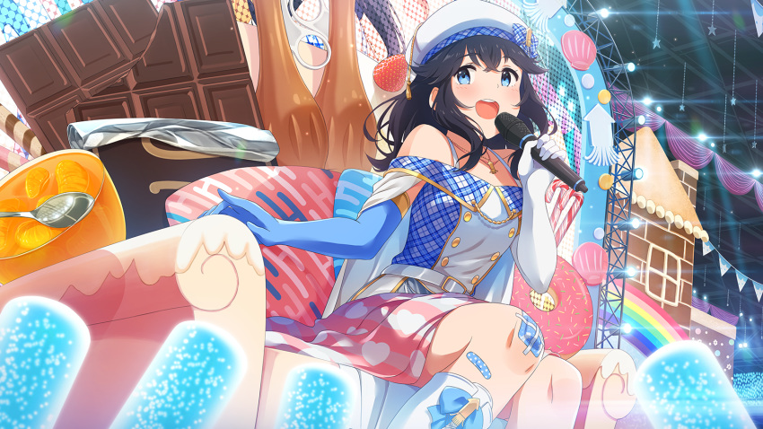 bandaid bandaid_on_knee bangs bare_shoulders belt belt_buckle black_hair blanket blue_eyes blue_gloves blush buckle chocolate_bar closed_eyes commentary_request couch cup double-breasted elbow_gloves feet_out_of_frame food fruit gloves glowstick hat heart highres holding holding_microphone indoors izumo_kasumi_(nijisanji) jewelry juice kneehighs long_hair microphone mismatched_gloves music narumi_nanami necklace nijisanji on_couch open_mouth oversized_object pendant plaid rainbow seashell shell singing sitting smile solo spoon squid stage stage_lights strawberry striped tassel virtual_youtuber white_gloves white_hat white_legwear
